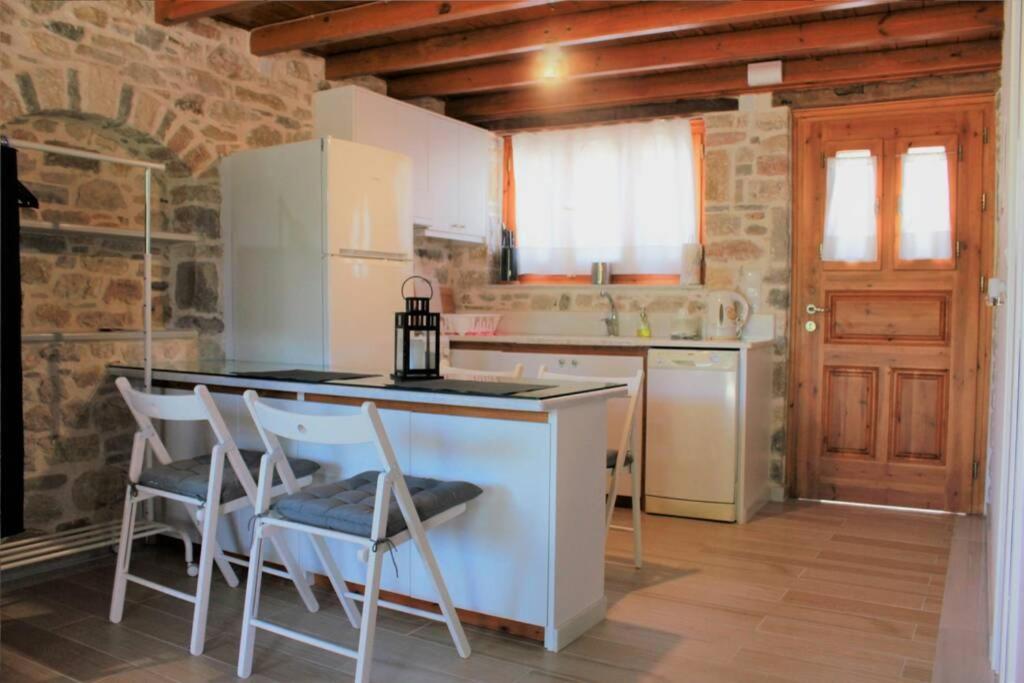 Traditional Stone House At Great Location Daire Koróni Dış mekan fotoğraf